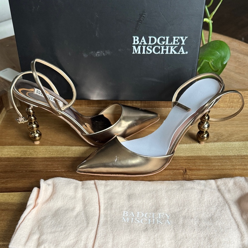 Badgley Mischka Bronze Sculpted Heel Pumps